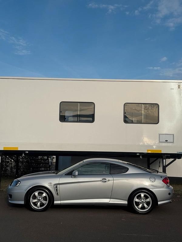 Gebraucht Hyundai Coupé 143 PS (105 kW) 2004 Silber Coupé