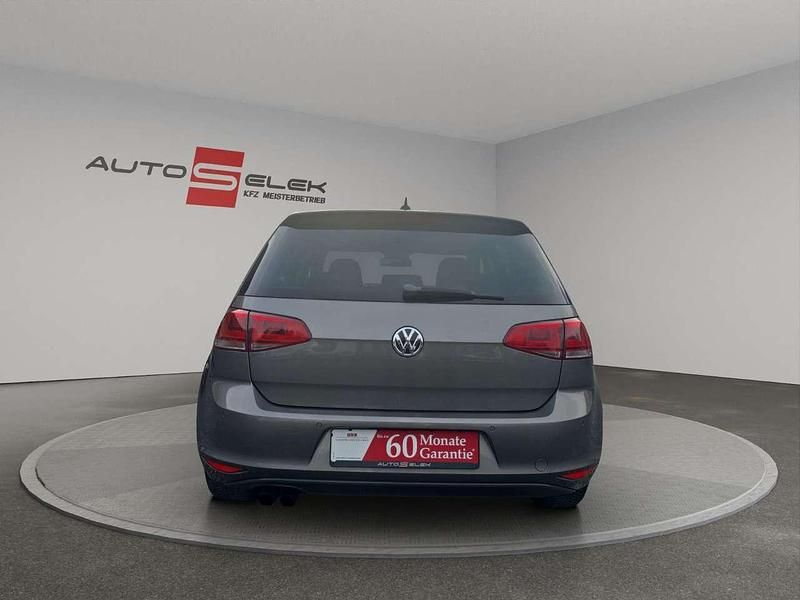 Gebraucht VW Golf VII Highline 140 PS (102 kW) 2013 Limestone grey metallic Limousine