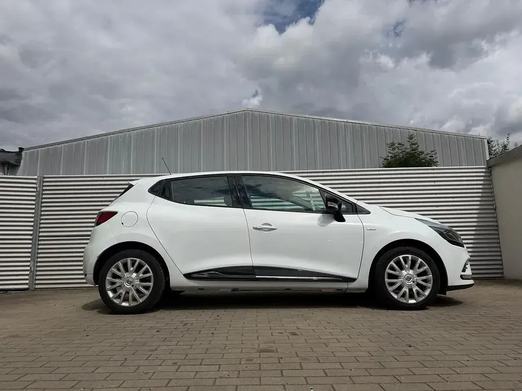 Gebraucht Renault Clio IV LIMITED 73 PS (53 kW) 2017 Weiß Limousine