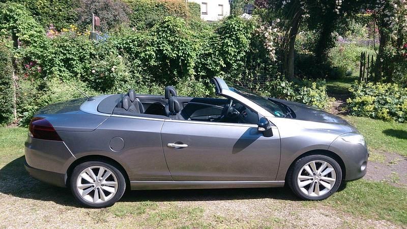 Gebraucht Renault Mégane Cabriolet 131 PS (96 kW) 2010 Gold Cabrio