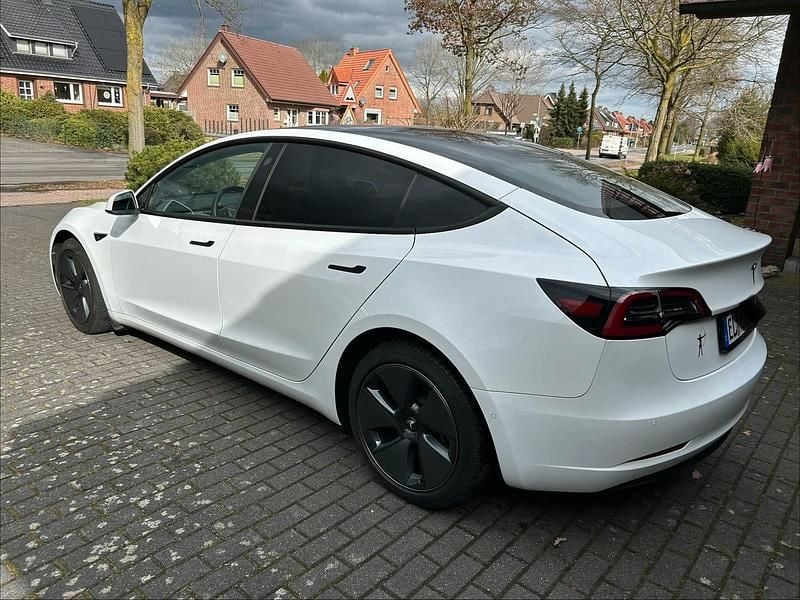 Gebraucht Tesla Model 3 Standard Range Plus 239 kW (325 PS) 2021 Weiß Limousine