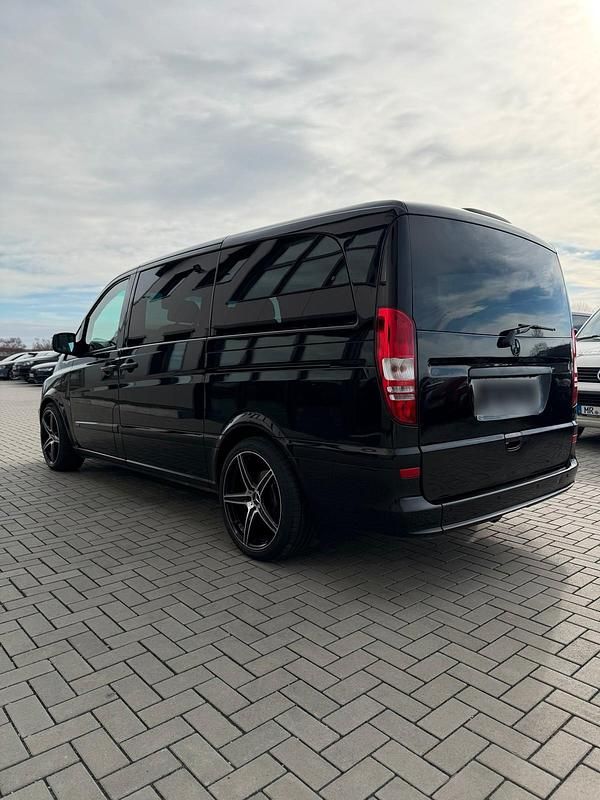 Gebraucht Mercedes Viano 163 PS (119 kW) 2011 Schwarz Van / Kleinbus