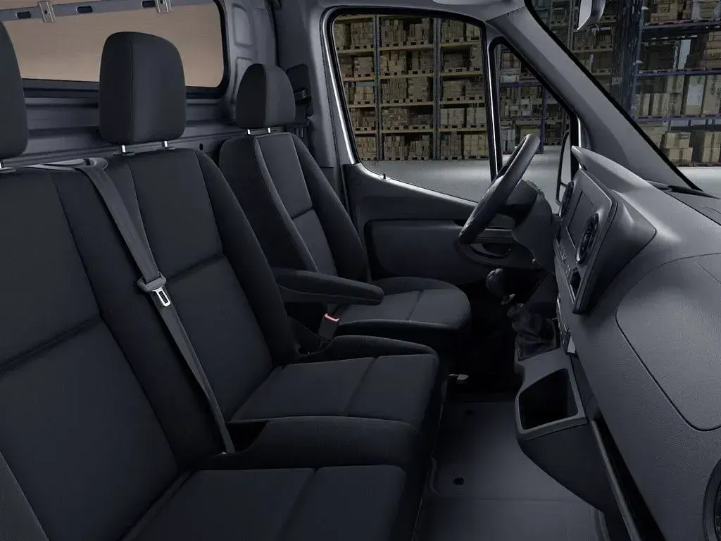 Używany Mercedes Sprinter 170 KM (125 kW) 2023 Biały Van
