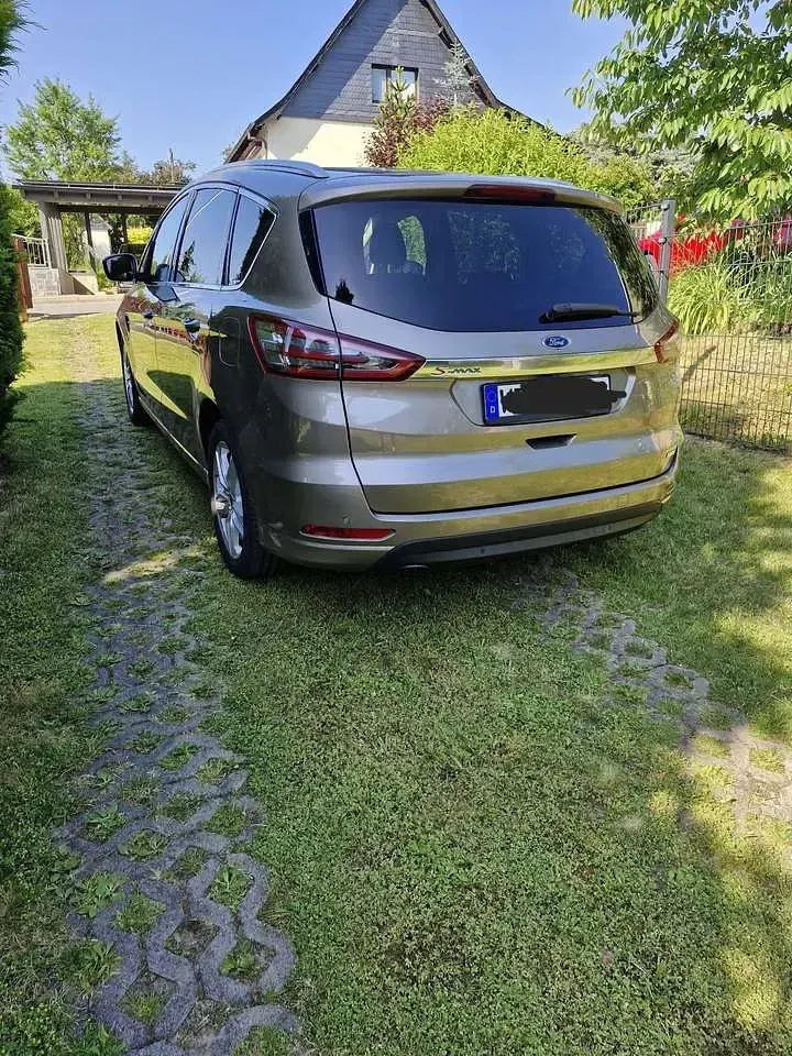 Gebraucht Ford S-MAX Titanium 165 PS (121 kW) 2019 Beige Van / Kleinbus