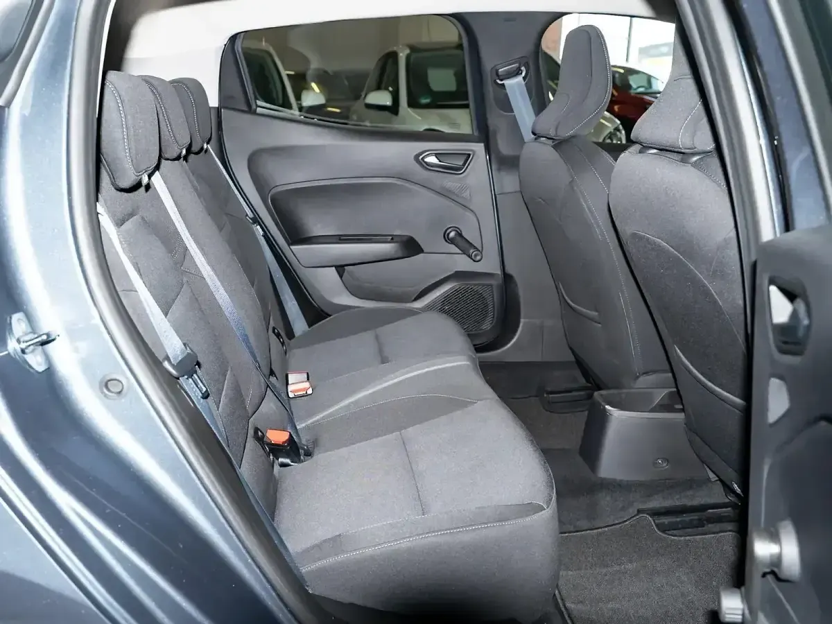 Gebraucht Renault Clio V Business 67 PS (49 kW) 2022 Grau Limousine