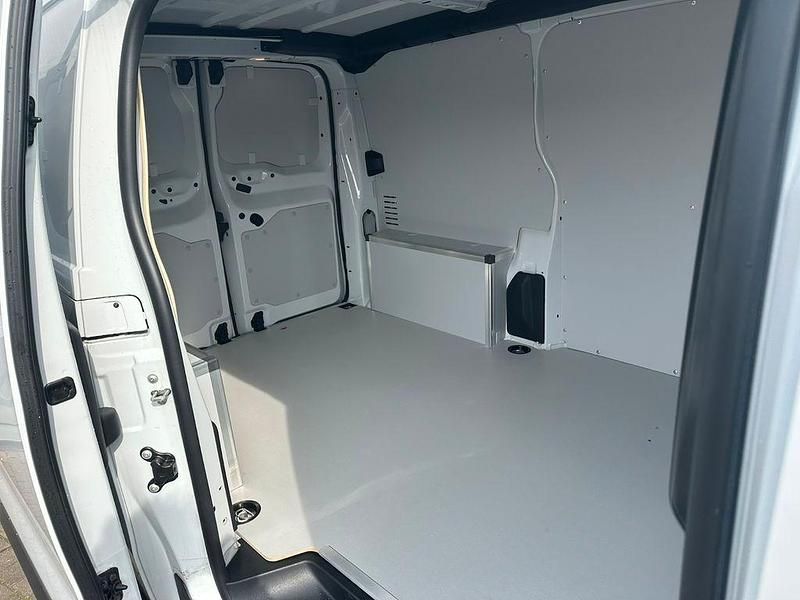 Gebraucht Opel Vivaro Edition 120 PS (88 kW) 2024 Weiß Van / Kleinbus