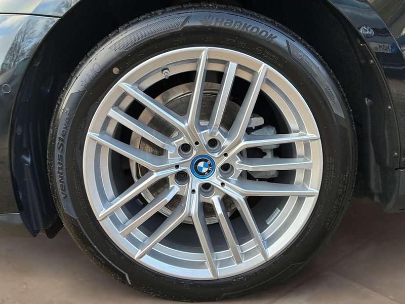 Gebraucht BMW 530e 299 PS (219 kW) 2024 Saphirschwarz metallic Limousine