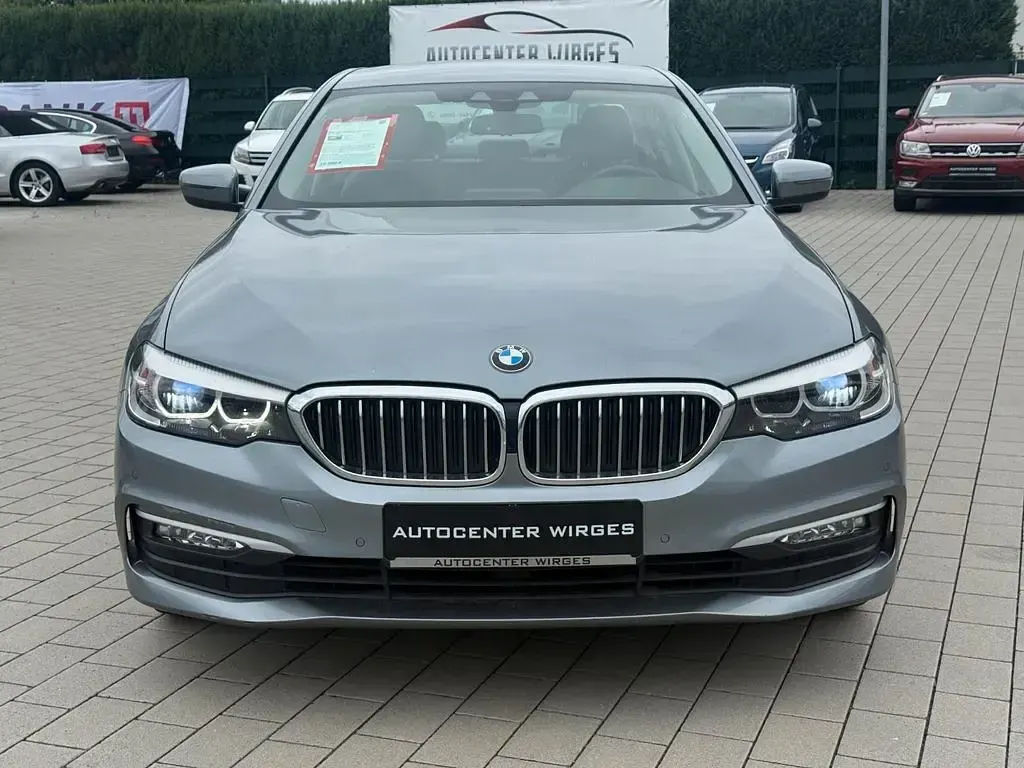 Gebraucht BMW 520 Sport Line 184 PS (135 kW) 2017 Blau Limousine