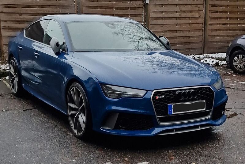 Blau Gebraucht 2017 Audi RS7 Sportback Performance Kleinwagen | 57.999 € (Etwas zu teuer) - Bild 1/4