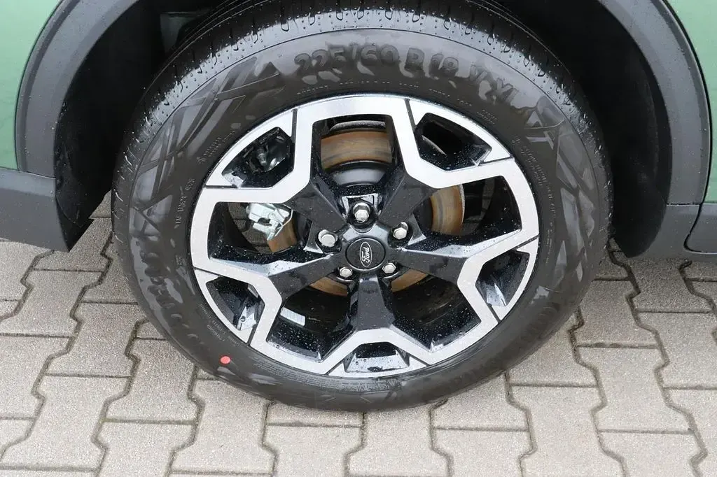 Gebraucht Ford Kuga Active X 242 PS (177 kW) 2025 Bursting green metallic SUV