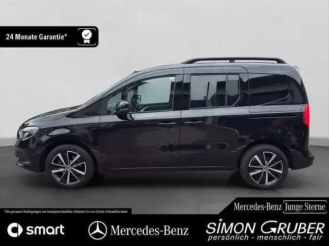 Gebraucht Mercedes T180 Progressive 131 PS (96 kW) 2024 Schwarz Van / Kleinbus