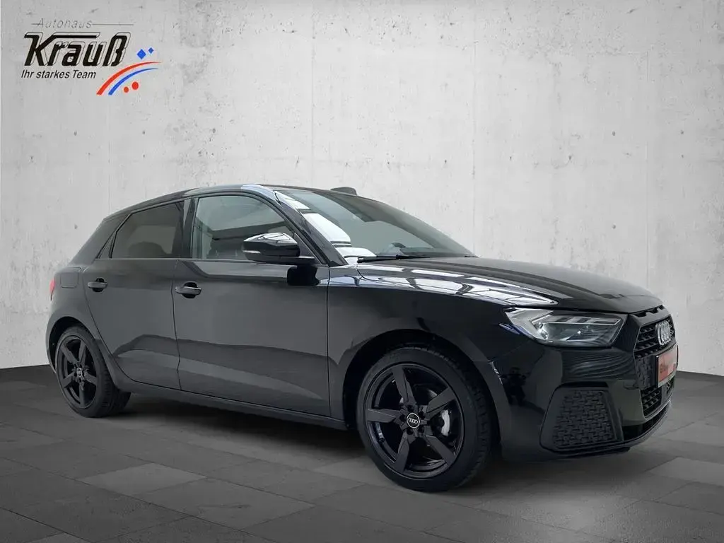 Używany Audi A1 Sportback Ambiente 95 KM (69 kW) 2025 Czarny Hatchback