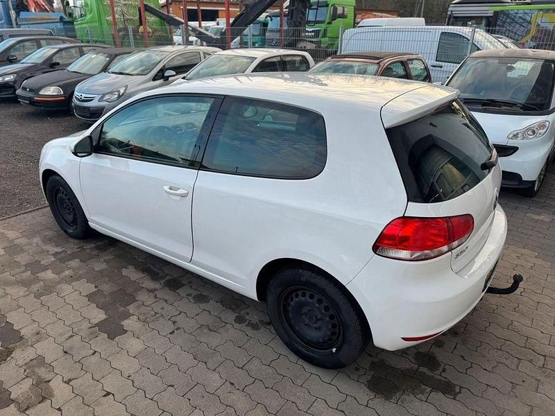 Gebraucht VW Golf VI Trendline 80 PS (58 kW) 2010 Weiß Kleinwagen