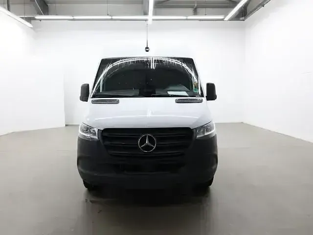 Używany Mercedes Sprinter 170 KM (125 kW) 2025 Biały Van