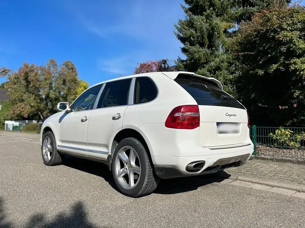 Używany Porsche Cayenne 241 KM (177 kW) 2010 Biały SUV