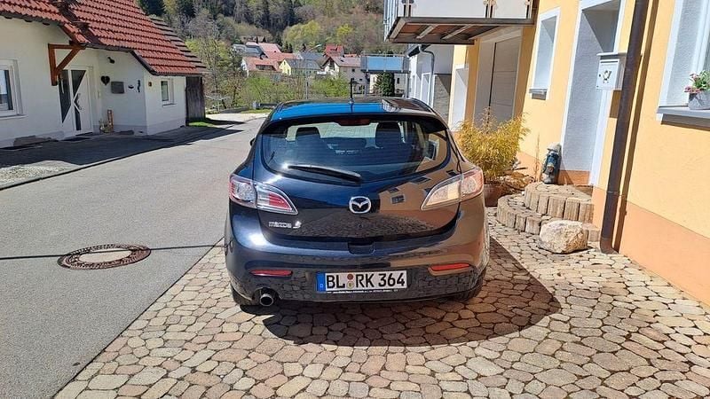 Second-hand Mazda 3 Active 105 CP (77 kW) 2011 Negru Berlinǎ