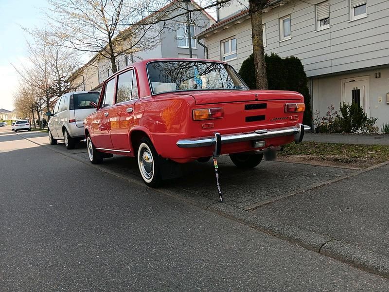 Gebraucht Lada 2101 82 PS (60 kW) 1978 Rot Limousine