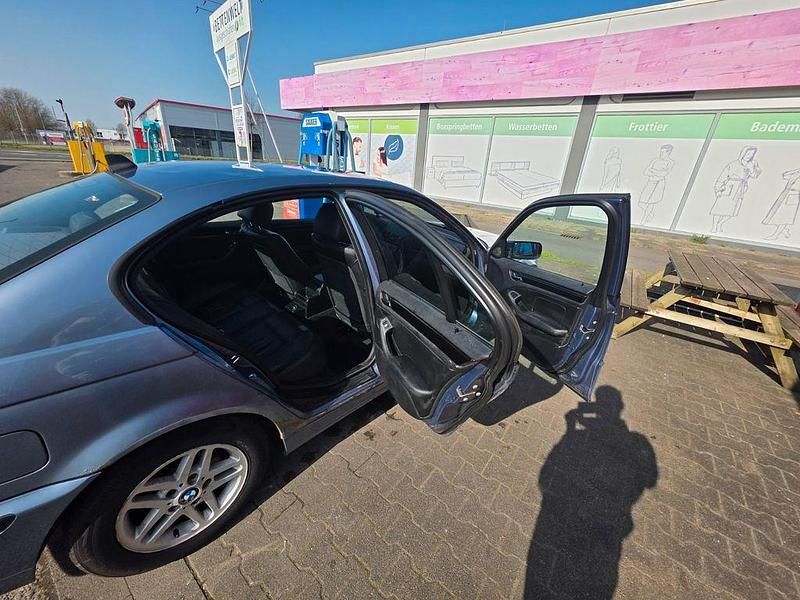 Gebraucht BMW 316 106 PS (77 kW) 2000 Blau Limousine