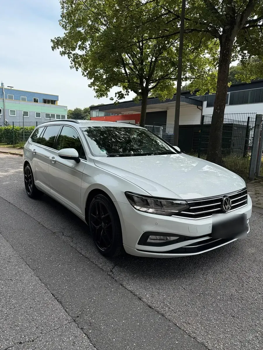 Gebraucht VW Passat 150 PS (110 kW) 2019 Weiß Kombi