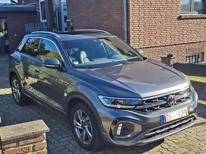 Grau Gebraucht 2023 VW T-Roc R-line SUV | 29.950 € (Fairer Preis) - Bild 1/4