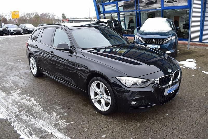 Schwarz Gebraucht 2016 BMW 320 M Sport Kombi | 12.480 € (Guter Preis) - Bild 1/4