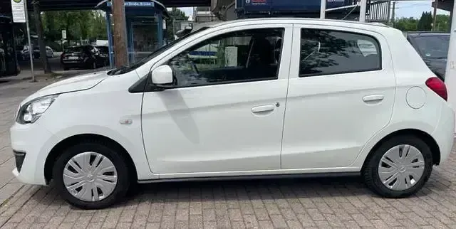 Gebraucht Mitsubishi Space Star Basis 71 PS (52 kW) 2019 Weiß Kleinwagen