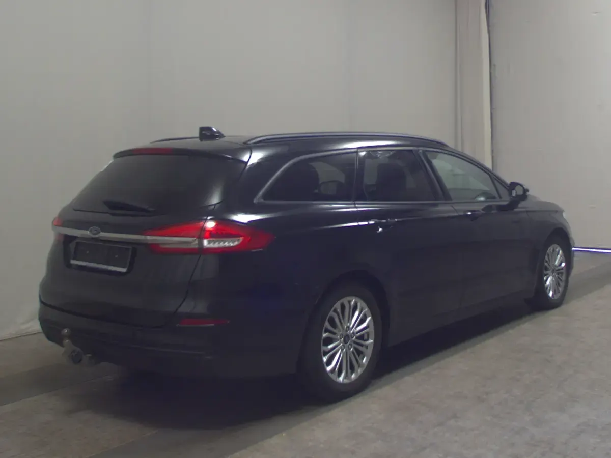 Gebraucht Ford Mondeo Trend 150 PS (110 kW) 2021 Schwarz Kombi