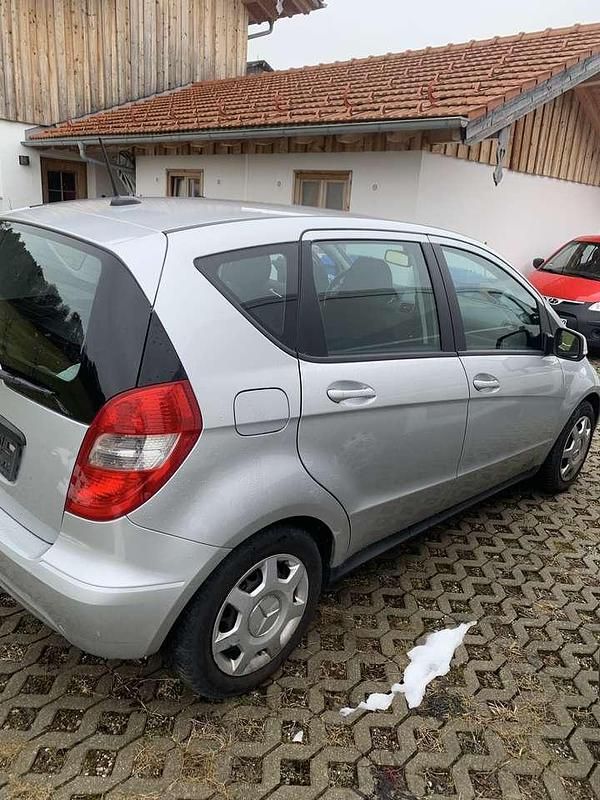 Gebraucht Mercedes A180 116 PS (85 kW) 2011 Grau Kleinwagen