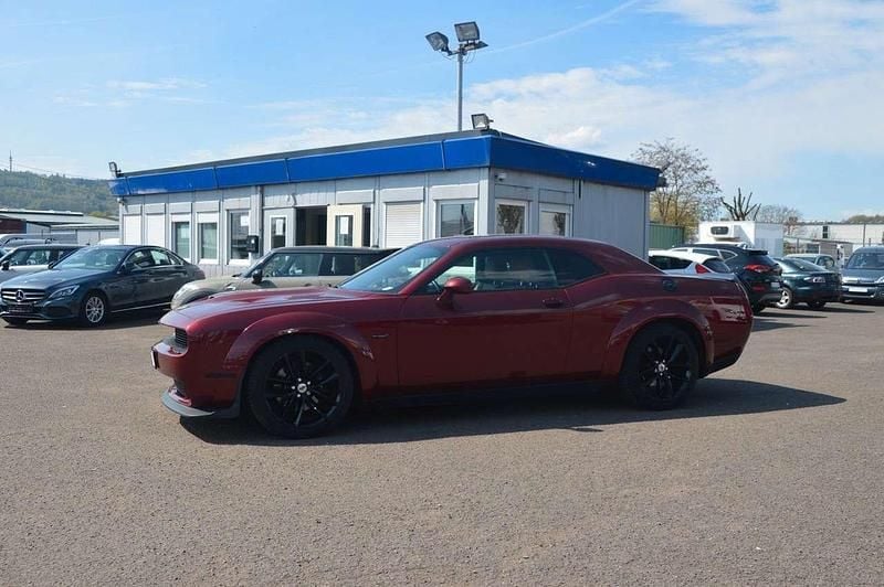 Second-hand Dodge Challenger 309 CP (227 kW) 2018 Roșu Coupe