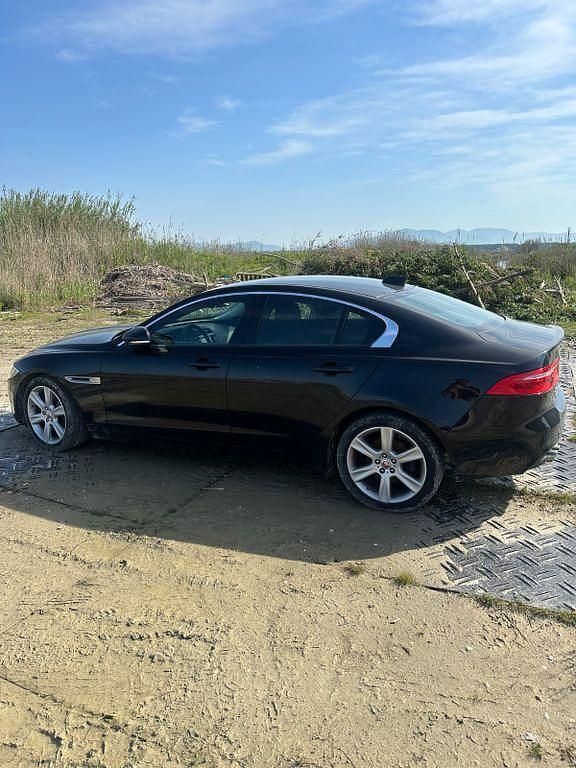 Schwarz Gebraucht 2016 Jaguar XE Limousine | 16.100 € (Fairer Preis) - Bild 1/4