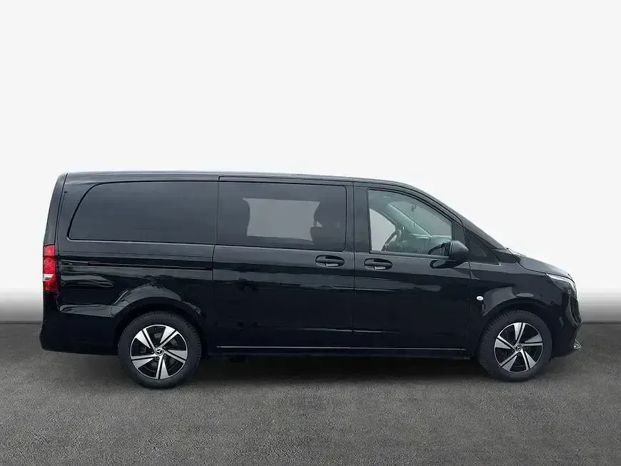 Gebraucht Mercedes Vito 163 PS (119 kW) 2025 Schwarz Van