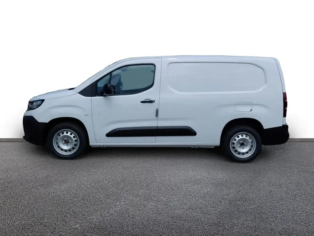 Neu Opel Combo 131 PS (96 kW) 2026 Lackierung weiss icy/typ ausse Van / Kleinbus