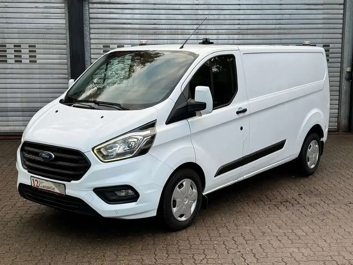Gebraucht Ford Transit Custom Trend 170 PS (125 kW) 2018 Weiß Van / Kleinbus