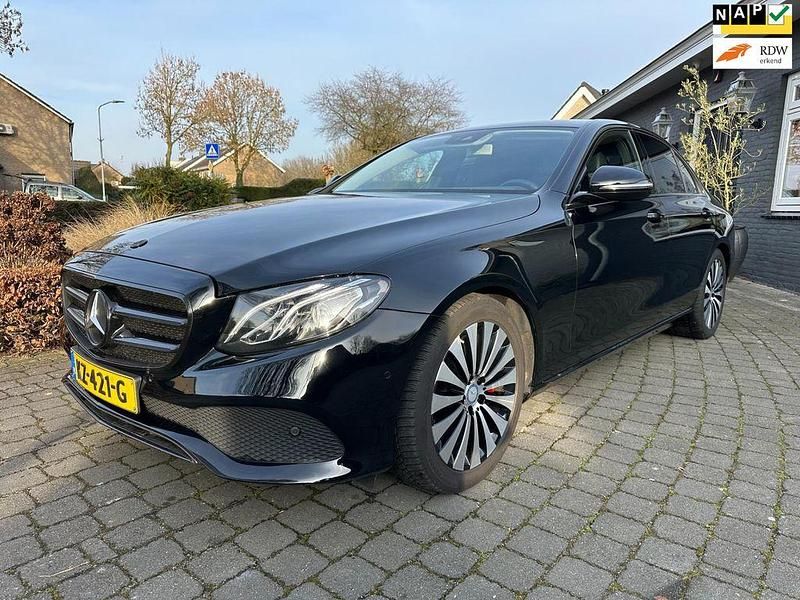 Gebraucht Mercedes E350 211 PS (155 kW) 2016 Schwarz Limousine