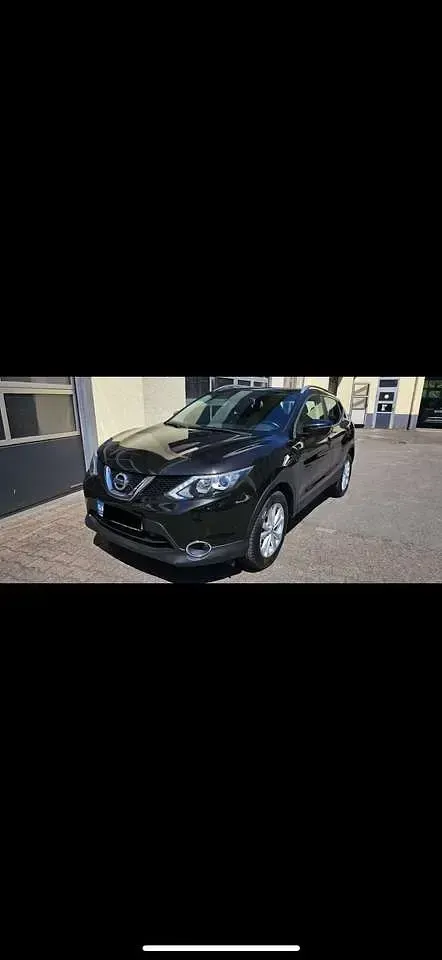 Gebraucht Nissan Qashqai Acenta 131 PS (96 kW) 2016 Schwarz SUV