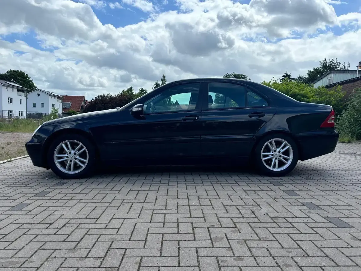 Gebraucht Mercedes C180 142 PS (104 kW) 2004 Schwarz Limousine