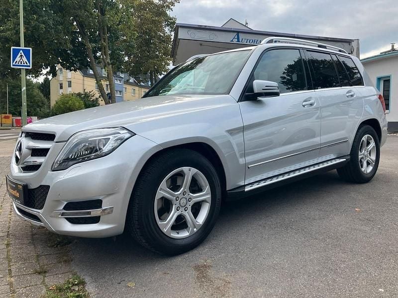 Iridiumsilber metalliclack Gebraucht 2014 Mercedes GLK220 SUV | 19.999 € (Fairer Preis) - Bild 1/4
