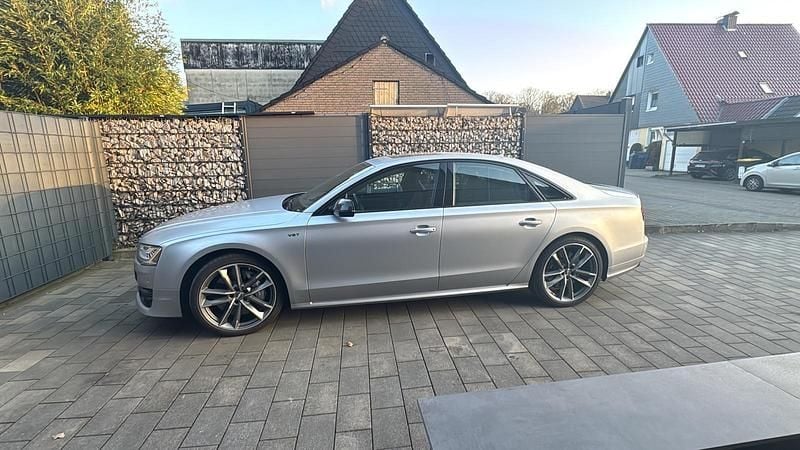 Gebraucht Audi S8 plus Comfort 605 PS (444 kW) 2016 Grau Limousine