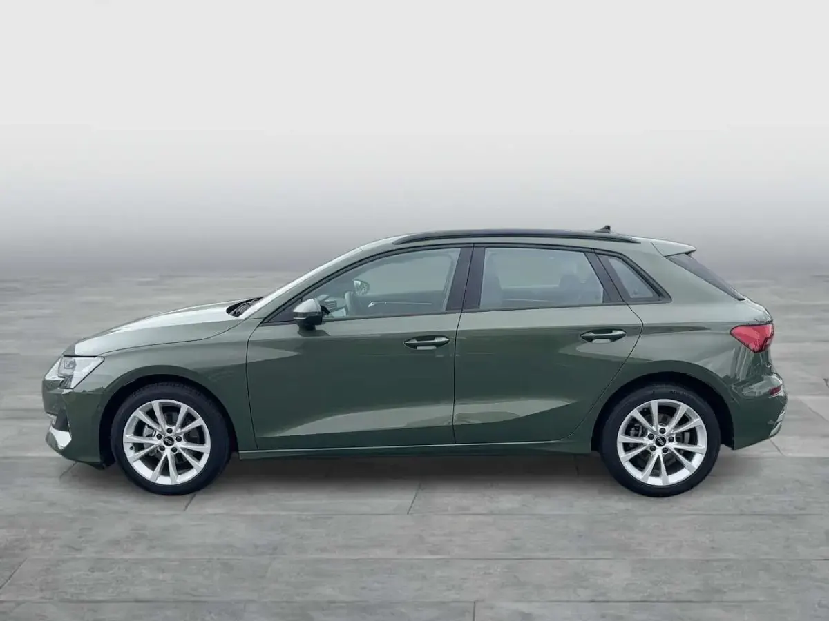 Gebraucht Audi A3 Advanced 150 PS (110 kW) 2024 Distriktgrün metallic Limousine