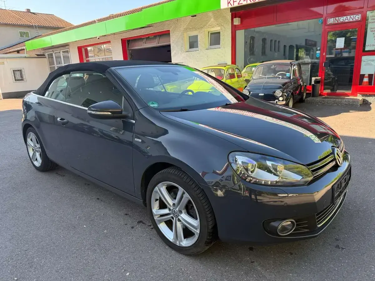 Gebraucht VW Golf Cabriolet Life 140 PS (102 kW) 2013 Uranograu Cabrio