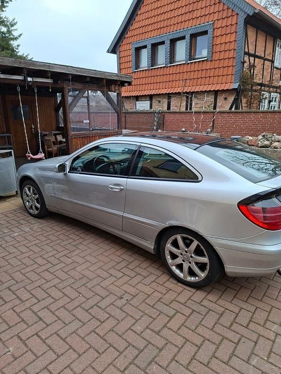 Gebraucht Mercedes CL220 143 PS (105 kW) 2002 Silber Coupé
