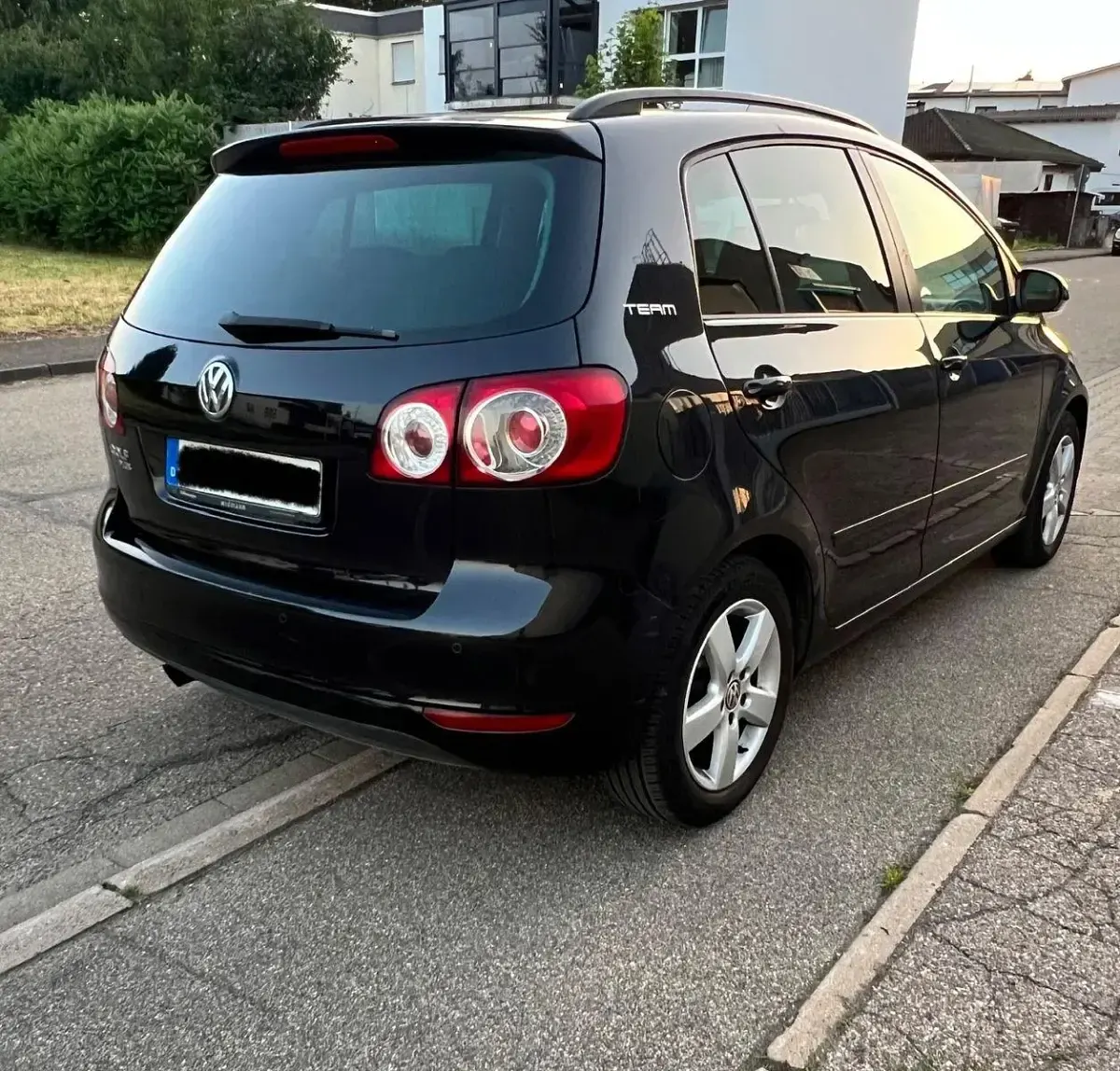 Gebraucht VW Golf Plus Cross 105 PS (77 kW) 2011 Schwarz Van / Kleinbus