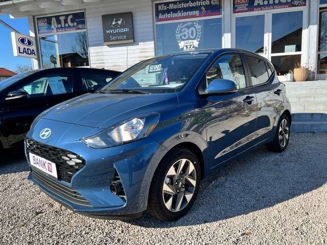 Vibrant blue pearl Gebraucht 2024 Hyundai i10 GO! Kleinwagen | 18.590 € (Fairer Preis) - Bild 1/4