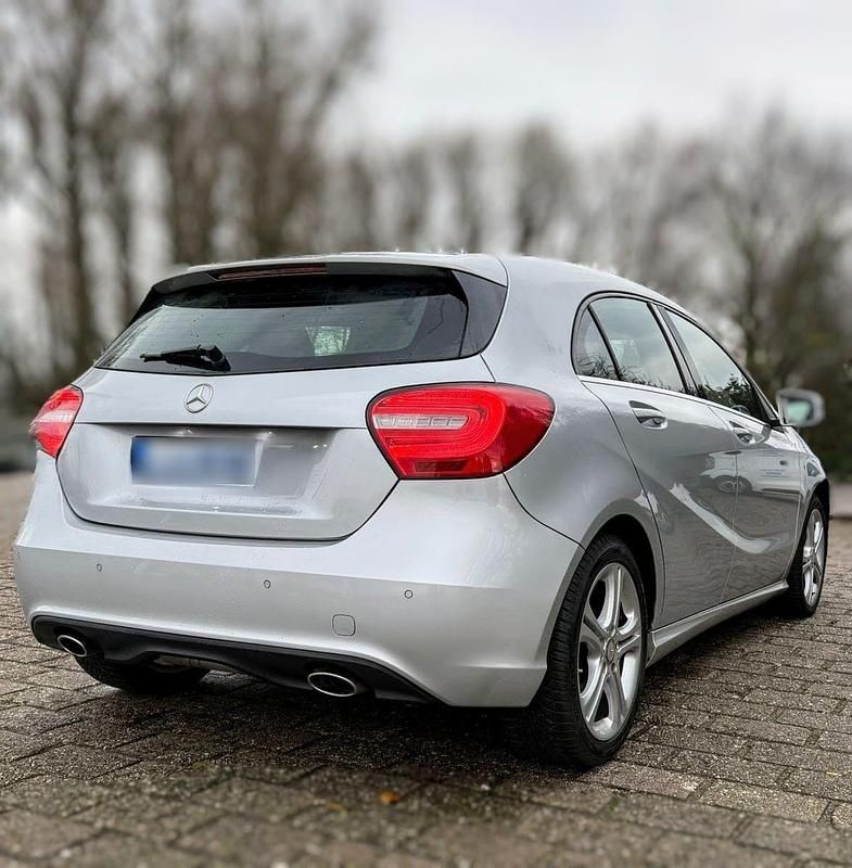 Gebraucht Mercedes A200 Style 136 PS (100 kW) 2014 Silber Kleinwagen