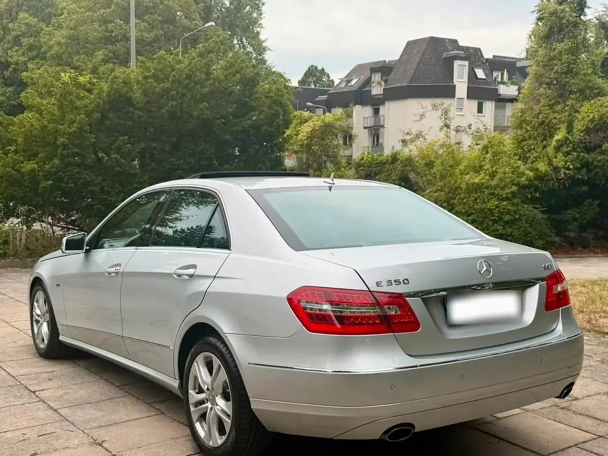 Gebraucht Mercedes E350 292 PS (214 kW) 2009 Silber Limousine