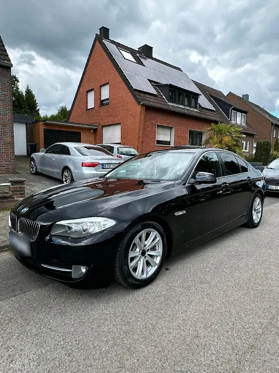 Gebraucht BMW 520 180 PS (132 kW) 2013 Schwarz Limousine