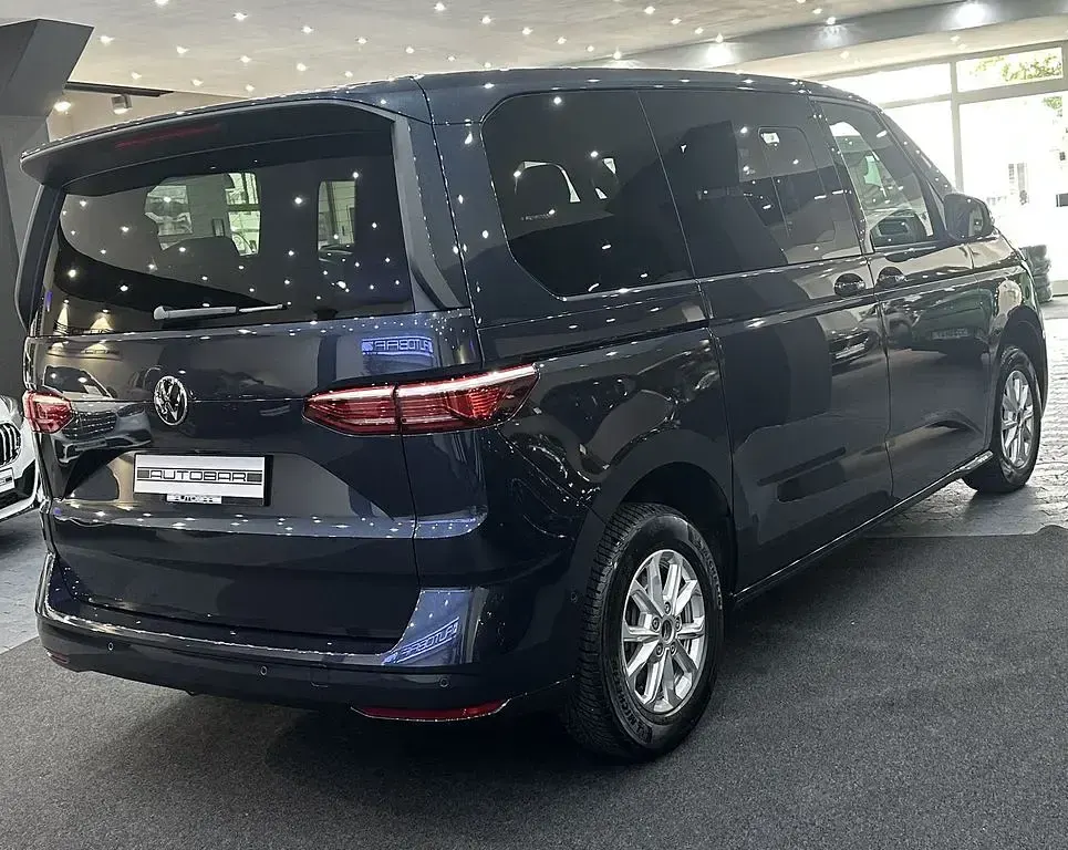 Gebraucht VW Multivan 150 PS (110 kW) 2025 Starlight blue Van / Kleinbus