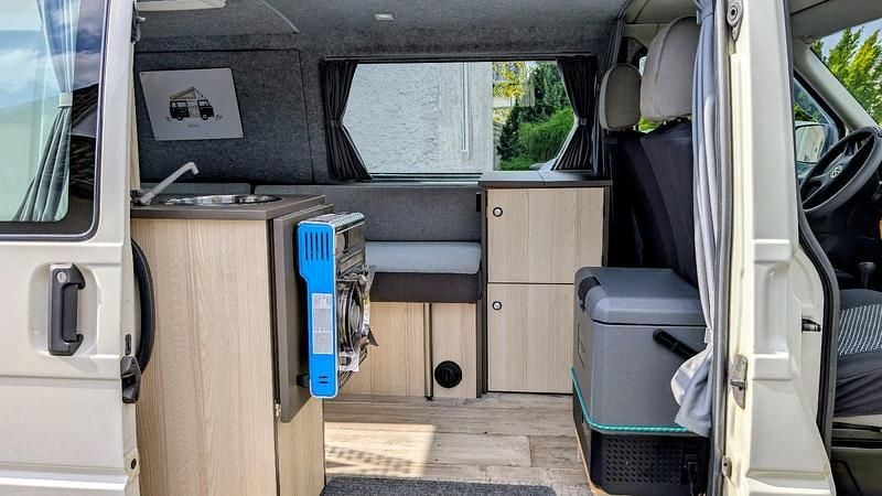 Weiß Gebraucht 2002 VW T4 Van | 9.600 € (Etwas zu teuer) - Bild 1/4