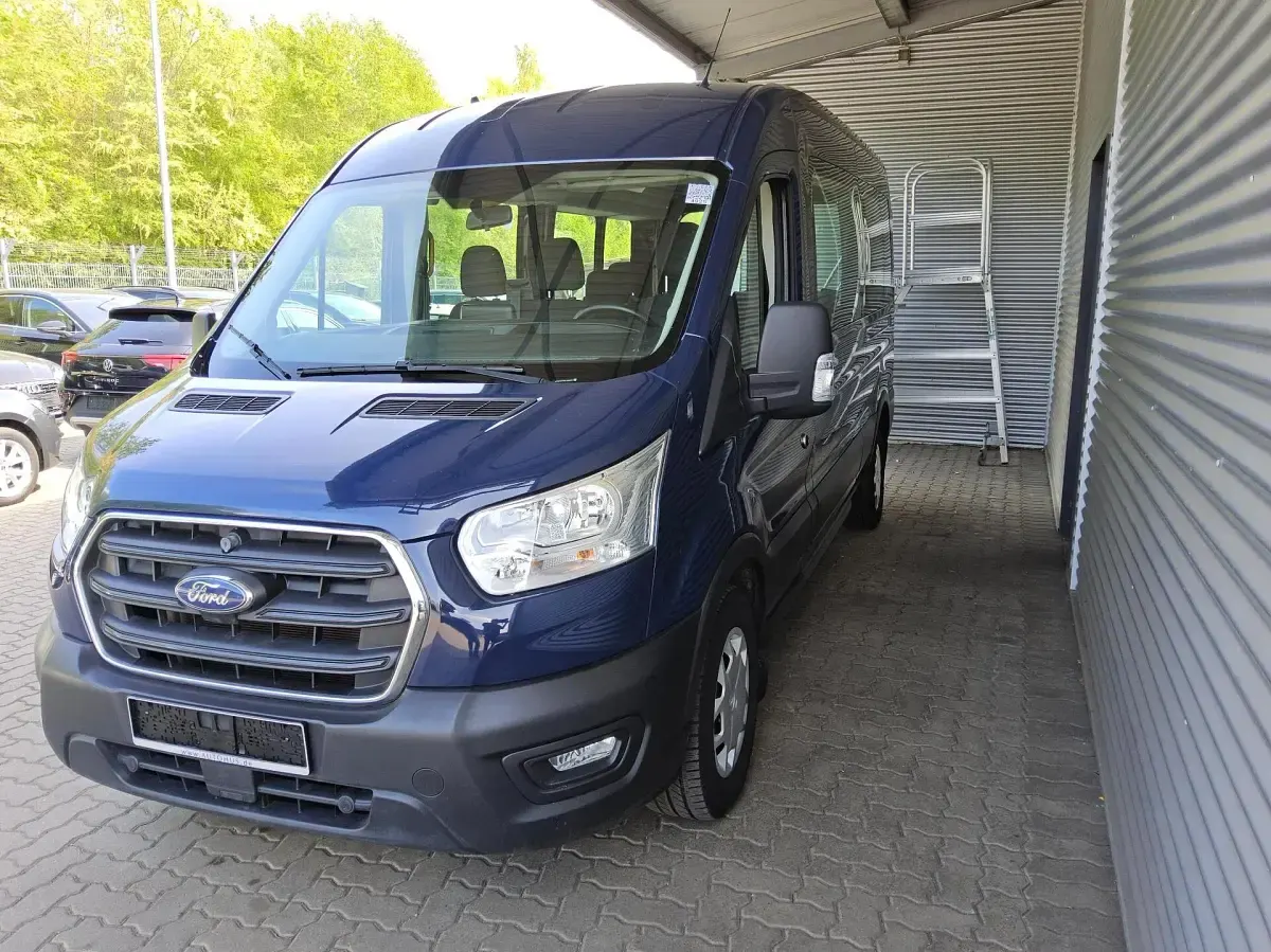 Gebraucht Ford Transit Trend 170 PS (125 kW) 2020 Blazer blau Kombi