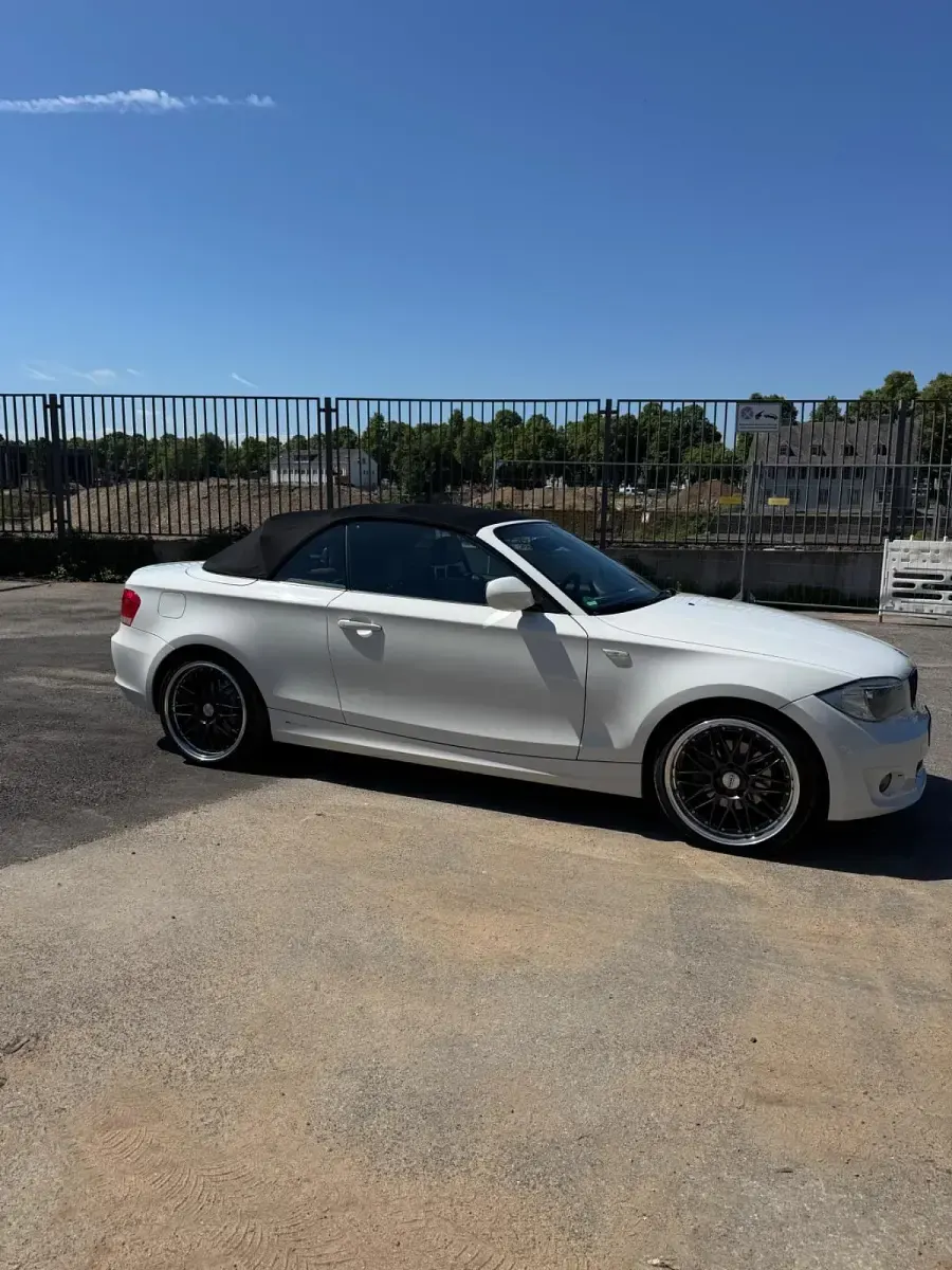 Gebraucht BMW 120 Cabriolet Exclusive 177 PS (130 kW) 2012 Weiß Cabrio